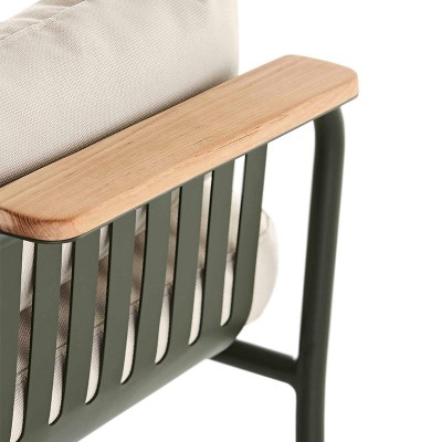 detalle brazo madera Iroko sillón Capa Gandía Blasco detalle brazo madera Iroko sillón Capa Gandía Blasco
