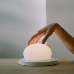 ambiente lámpara sobremesa Bolita Marset ambiente lámpara sobremesa Bolita Marset