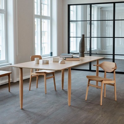 Mesa Oku Dining Table roble natural de Norr11 en Moises Showroom Mesa Oku Dining Table roble natural de Norr11 en Moises Showroom