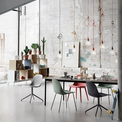 ambiente estudio con lámparas suspensión E27 Muuto ambiente estudio con lámparas suspensión E27 Muuto