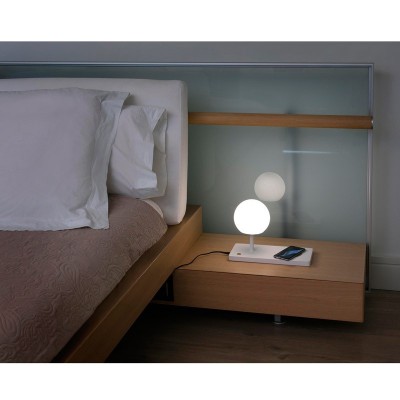 dormitorio con lámpara Niko sobremesa Faro Barcelona dormitorio con lámpara Niko sobremesa Faro Barcelona