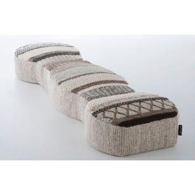 Pufe Capuz Mangas MP3N Natural - Gan Rugs Pufe Capuz Mangas MP3N Natural - Gan Rugs