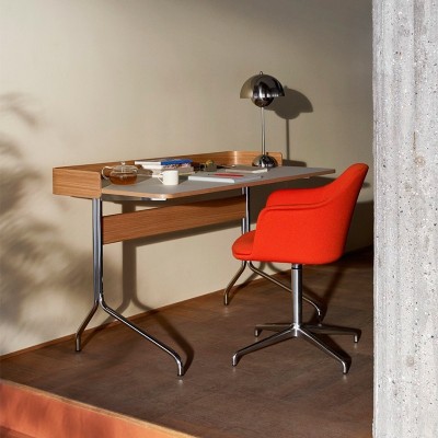 Mesa Pavilion Desk AV17 de &Tradition acabado roble en Moises Showroom Mesa Pavilion Desk AV17 de &Tradition acabado roble en Moises Showroom