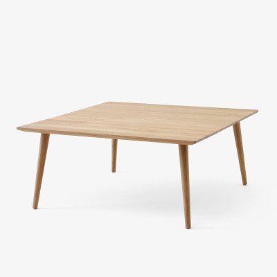 Mesa In Between SK23 de &Tradition en Moises Showroom Mesa In Between SK23 de &Tradition en Moises Showroom