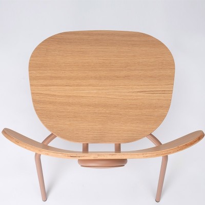 detalle asiento silla Hari roble Ondarreta detalle asiento silla Hari roble Ondarreta