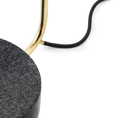 Lámpara Grant Floor Lamp de Normann Copenhagen en Moises Showroom Lámpara Grant Floor Lamp de Normann Copenhagen en Moises Showroom