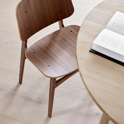 detalle silla Soborg Fredericia nogal ambiente detalle silla Soborg Fredericia nogal ambiente