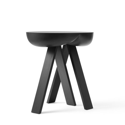 Side Table No.2 de Karakter Copenhagen en Moises Showroom Side Table No.2 de Karakter Copenhagen en Moises Showroom