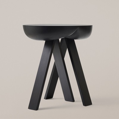 Side Table No.2 de Karakter Copenhagen en Moises Showroom