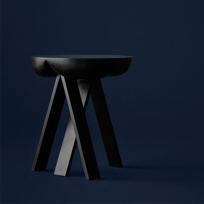 Side Table No.2 de Karakter Copenhagen en Moises Showroom Side Table No.2 de Karakter Copenhagen en Moises Showroom