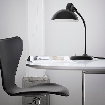Fritz Hansen Kaiser T lampada da tavolo Fritz Hansen Kaiser T lampada da tavolo