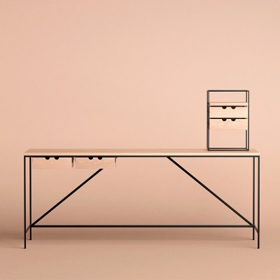 Cache Console de Karakter Copenhagen en Moises Showroom Cache Console de Karakter Copenhagen en Moises Showroom