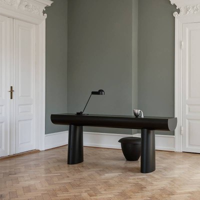 Mesa de console by Karakter Copenhagen Mesa de console by Karakter Copenhagen