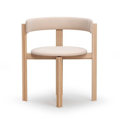 Principal Chair de Karakter Copenhagen en Moises Showroom Principal Chair de Karakter Copenhagen en Moises Showroom