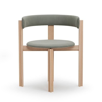 Principal Chair de Karakter Copenhagen en Moises Showroom Principal Chair de Karakter Copenhagen en Moises Showroom