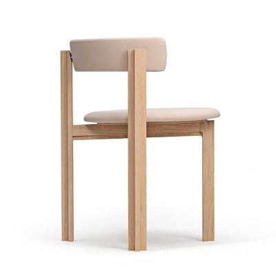 Principal Chair de Karakter Copenhagen en Moises Showroom Principal Chair de Karakter Copenhagen en Moises Showroom
