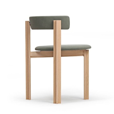 Principal Chair de Karakter Copenhagen en Moises Showroom Principal Chair de Karakter Copenhagen en Moises Showroom