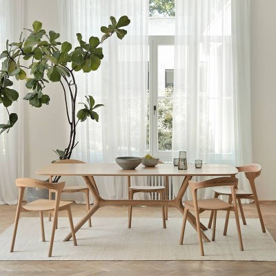 Mesa X Roble natural de Ethnicraft en Moises Showroom Mesa X Roble natural de Ethnicraft en Moises Showroom