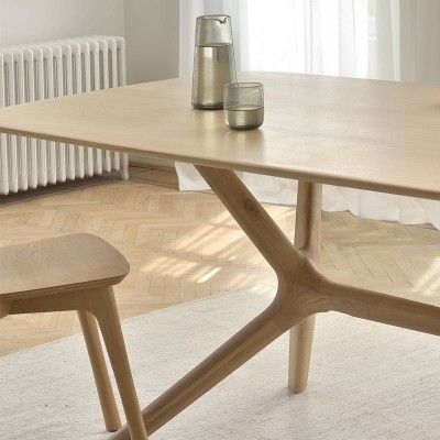 Mesa X Roble natural de Ethnicraft en Moises Showroom Mesa X Roble natural de Ethnicraft en Moises Showroom