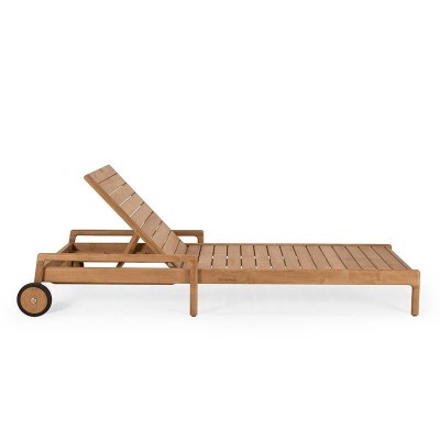 Tumbona Jack Teca de Ethnicraft en Moises Showroom Tumbona Jack Teca de Ethnicraft en Moises Showroom