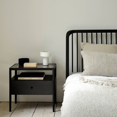 Cama Spindle Roble negro de Ethnicraft