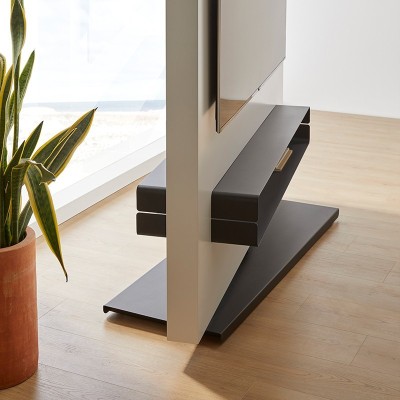 Totem de Kendo Mobiliario en Moises Showroom Totem de Kendo Mobiliario en Moises Showroom
