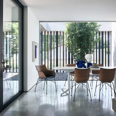 Chaise Q/Wood conçue par Philippe Starck pour Kartell Chaise Q/Wood conçue par Philippe Starck pour Kartell