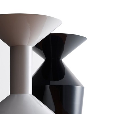 Mesa Shape O de Viccarbe en Moises Showroom Mesa Shape O de Viccarbe en Moises Showroom