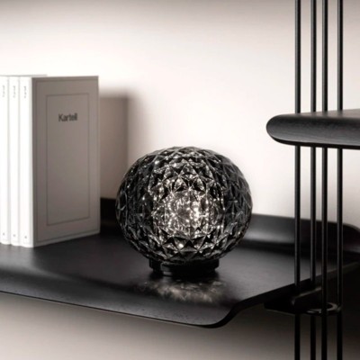 Adam Wood negra de Philippe Starck para Kartell, Detalle Adam Wood negra de Philippe Starck para Kartell, Detalle