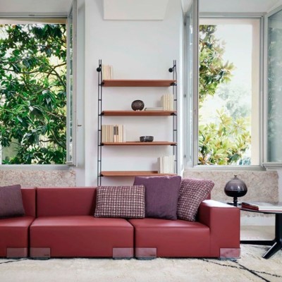 Adam Wood de Philippe Starck para Kartell, ambientada Adam Wood de Philippe Starck para Kartell, ambientada