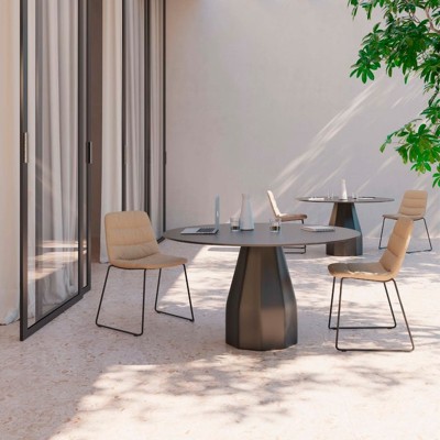 Viccarbe Burin round dining table Viccarbe Burin round dining table