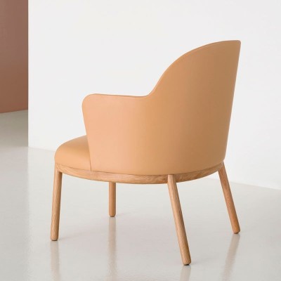 Viccarbe, Butaca Aleta con base de madera