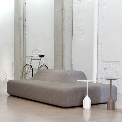 Bancada Season de Viccarbe en Moises Showroom Bancada Season de Viccarbe en Moises Showroom