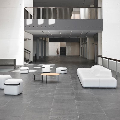 Bancada Season de Viccarbe en Moises Showroom Bancada Season de Viccarbe en Moises Showroom