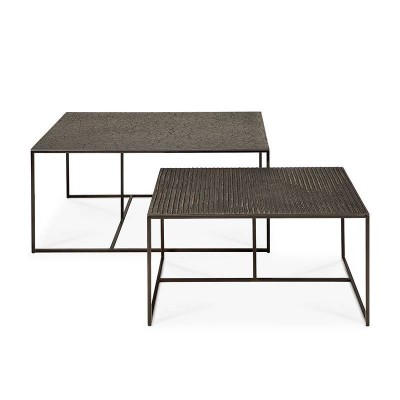 Conjunto mesa centro Pentagon de Ethnicraft en Moises Showroom Conjunto mesa centro Pentagon de Ethnicraft en Moises Showroom