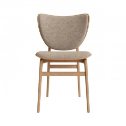 Silla Elephant con frente tapizado de Norr11 en Moises Showroom Silla Elephant con frente tapizado de Norr11 en Moises Showroom