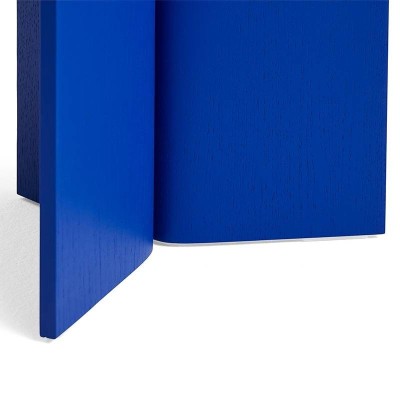 Mesa Slit Table Wood High Vivid Blue de HAY en Moises Showroom Mesa Slit Table Wood High Vivid Blue de HAY en Moises Showroom