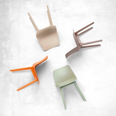 Silla Varya 4 pies plástico de Inclass Silla Varya 4 pies plástico de Inclass