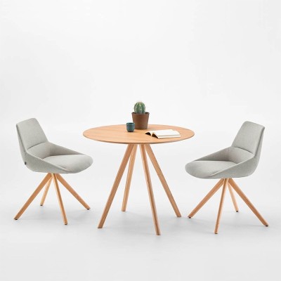 Mesa Stiks de Inclass en Moises Showroom Mesa Stiks de Inclass en Moises Showroom