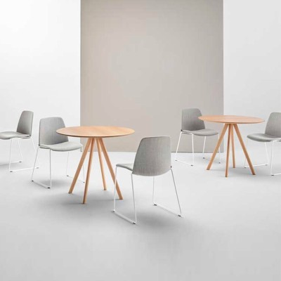 Mesa Stiks de Inclass en Moises Showroom Mesa Stiks de Inclass en Moises Showroom