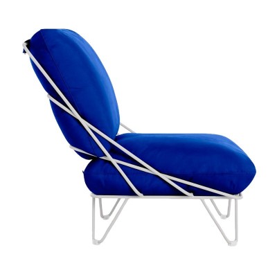 Sillón Valentina Up tapicería Plain Azul y estructura blanca de Diabla Sillón Valentina Up tapicería Plain Azul y estructura blanca de Diabla
