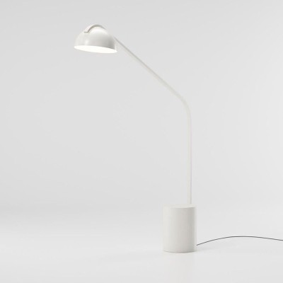 Half Dome Overhang Lamp de kettal en Moises Showroom Half Dome Overhang Lamp de kettal en Moises Showroom