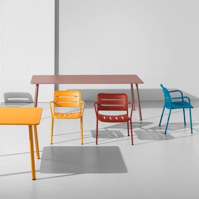 Village Dining armchair de Kettal en Moises Showroom Village Dining armchair de Kettal en Moises Showroom