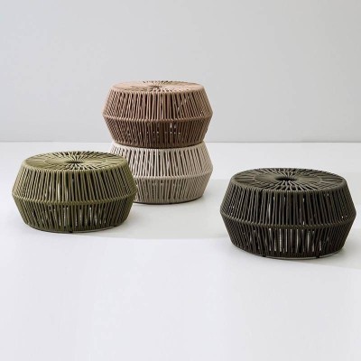 Pouf Zig Zag de kettal en Moises Showroom Pouf Zig Zag de kettal en Moises Showroom