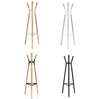 Porte-manteau sur pied en bois d’acier de Magis Porte-manteau sur pied en bois d’acier de Magis