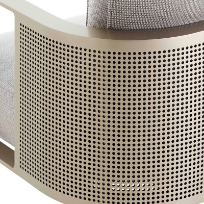 Silla Solanas dorada de Gandía Blasco fotografía detallada Silla Solanas dorada de Gandía Blasco fotografía detallada