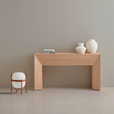 Ambiente Consola Axil de Kendo en Moises Showroom Ambiente Consola Axil de Kendo en Moises Showroom