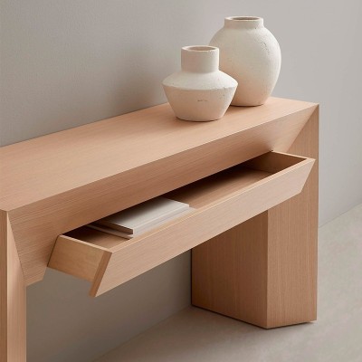 Consola Axil en Moises Showroom Consola Axil en Moises Showroom