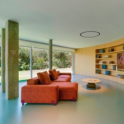Sofá Mousse de Sancal con brazo bajo