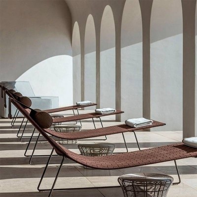 Andreu World Chaise longue d’extérieur tressée Andreu World Chaise longue d’extérieur tressée